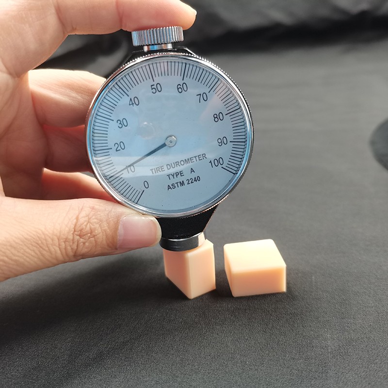 硅膠制品最軟能做到多少硬度？